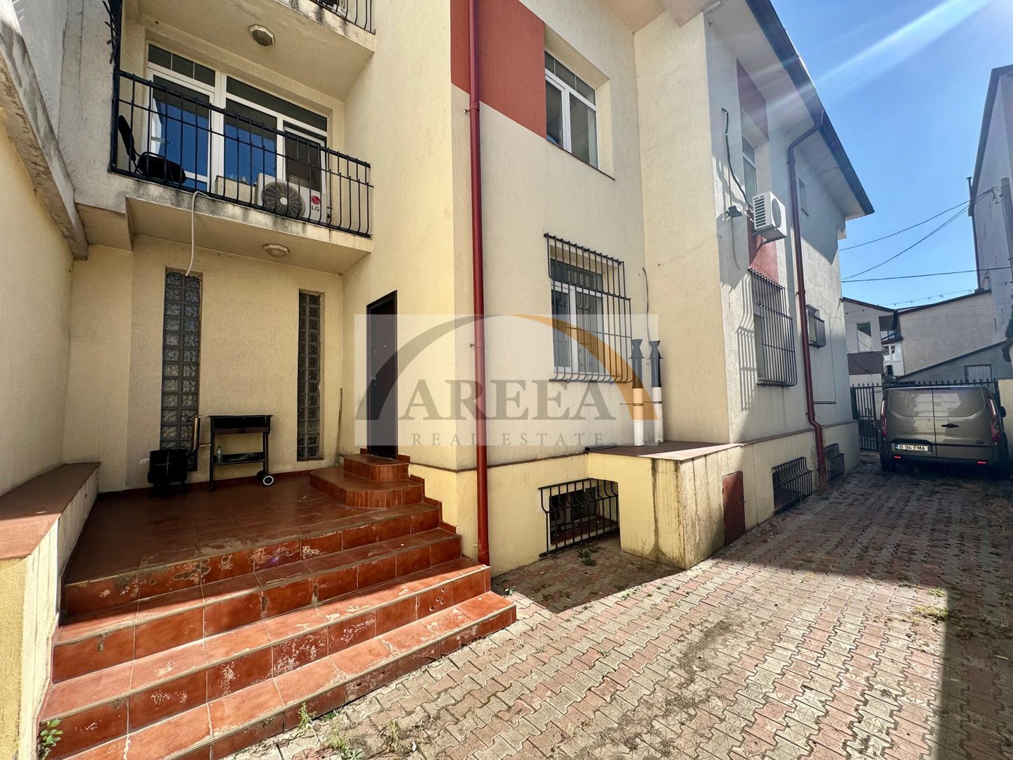 OPORTUNITATE - vila-curte individuala-garaj la Domenii-Popisteanu - Poză 2