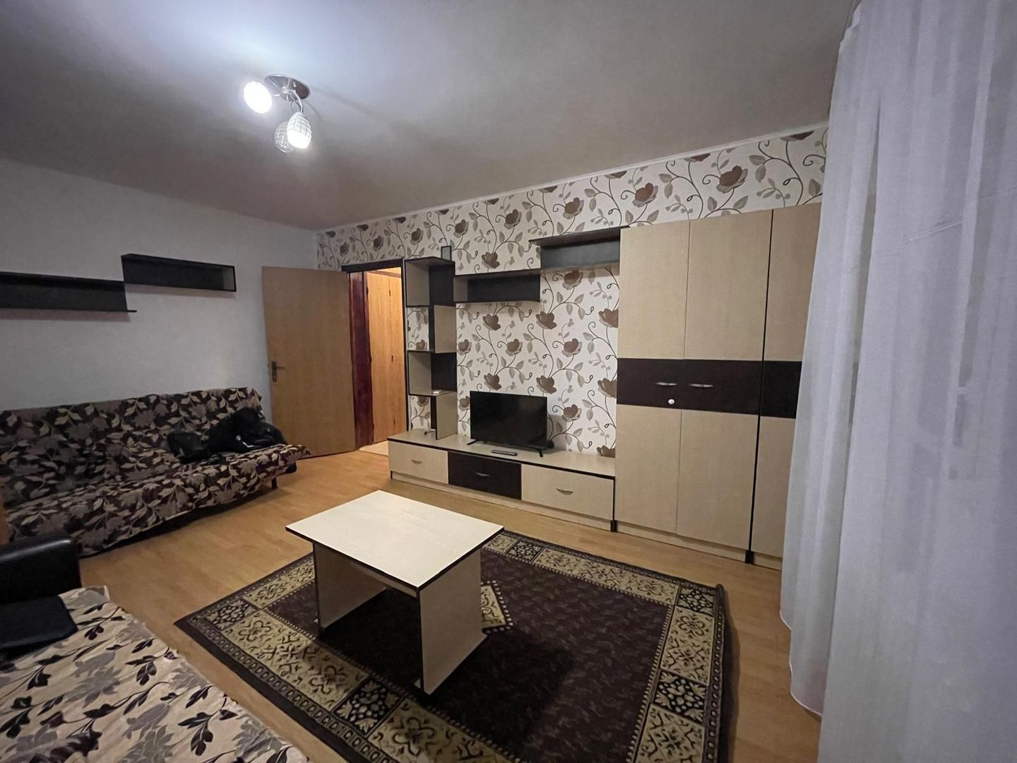 AP. 2 CAMERE- PIATA SUDULUI, BUCATARIE INCHISA, METROU 9 MINUTE - Poză 2