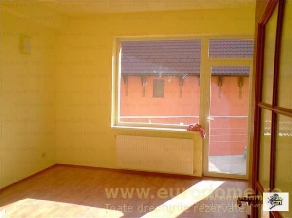 Euro Dome Grup: Casa singur in curte in zona Tractoru - Poză 10