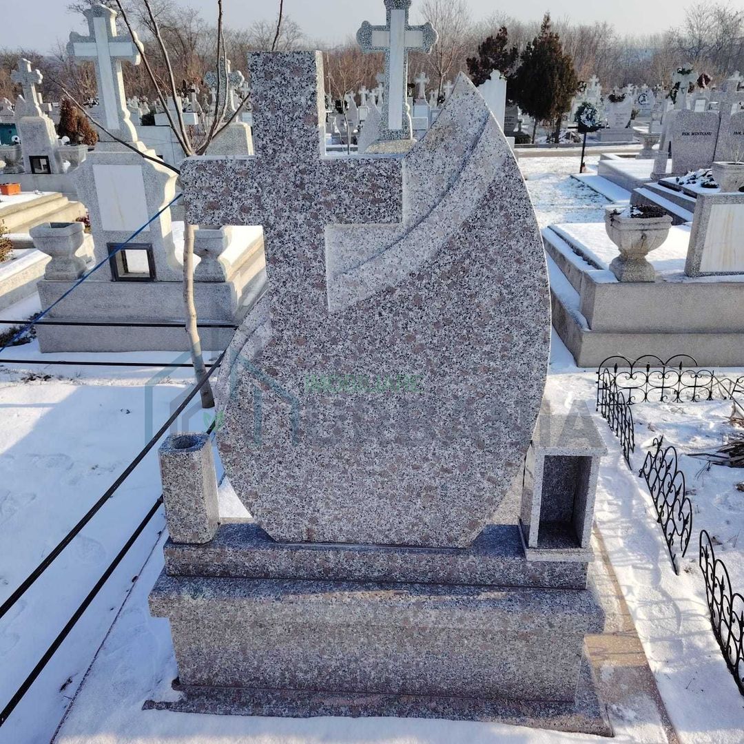 Loc de veci cimitirul Sf. Petru și Pavel - Poză 2