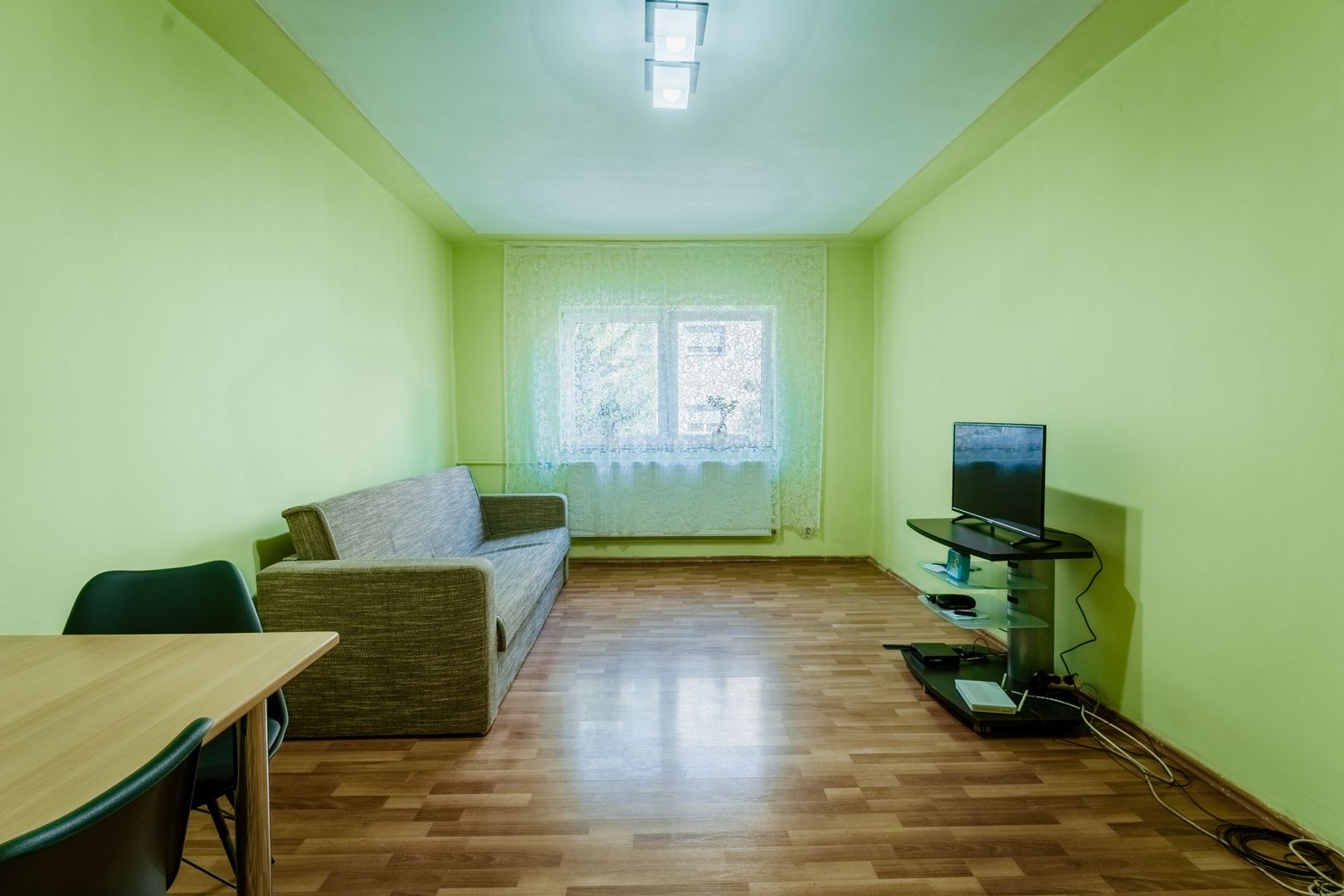 În Micălaca apartament cu 2 camere - Poză 1