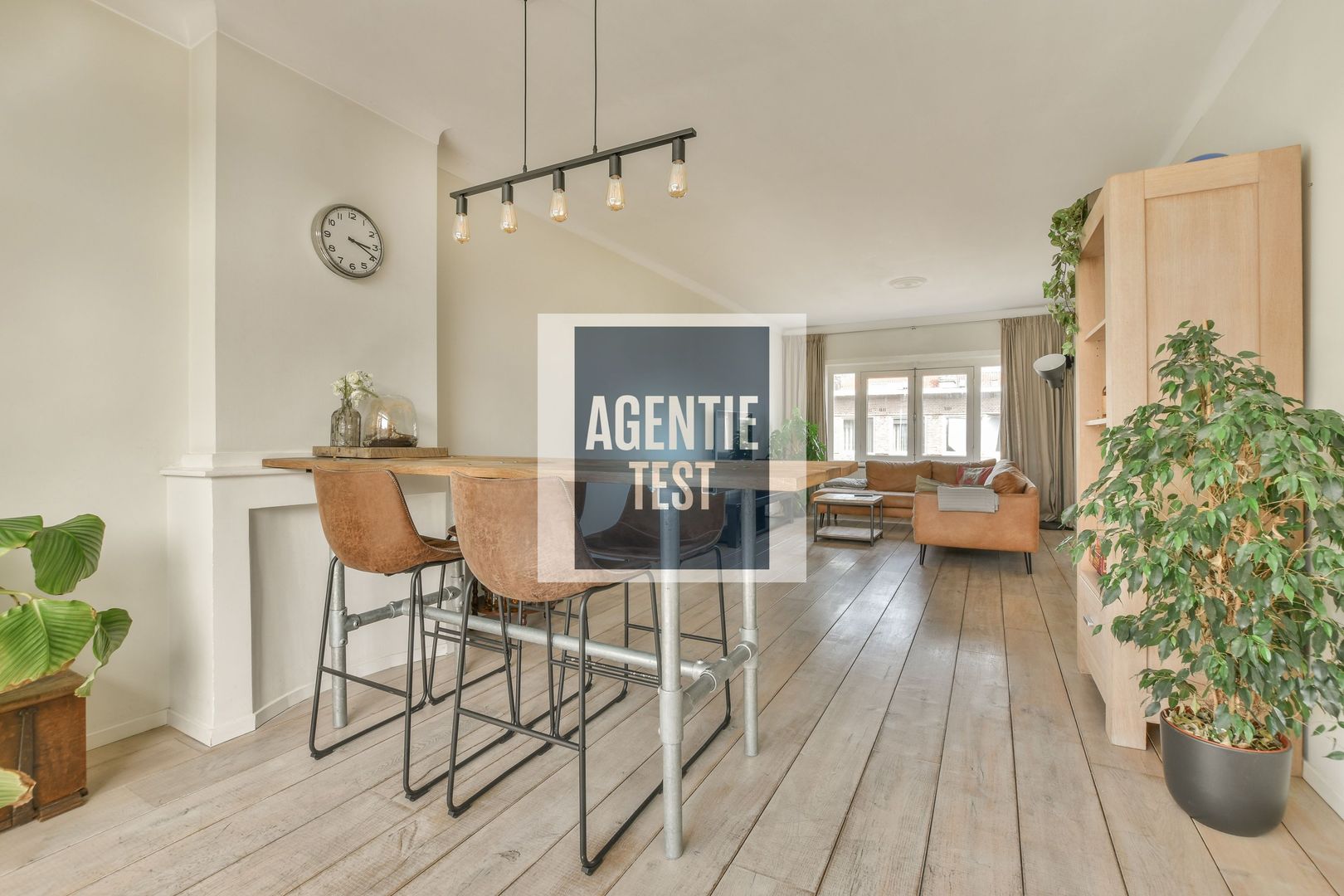 Super apartament oportunitate pentru pretentiosi mutare imediata 64 mp - Poză 1