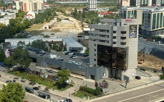Income-generating asset cu potențial de dezvoltare –Sos Pipera / Barbu Văcărescu - Poză 1