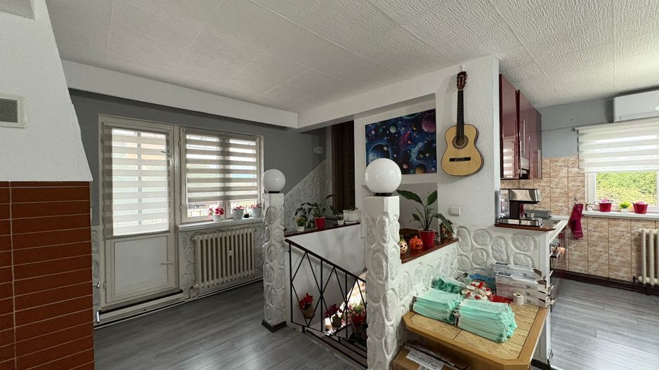 Casa tip duplex - 4 camere, balcon si curte proprie - Zona Lazaret - Poză 19