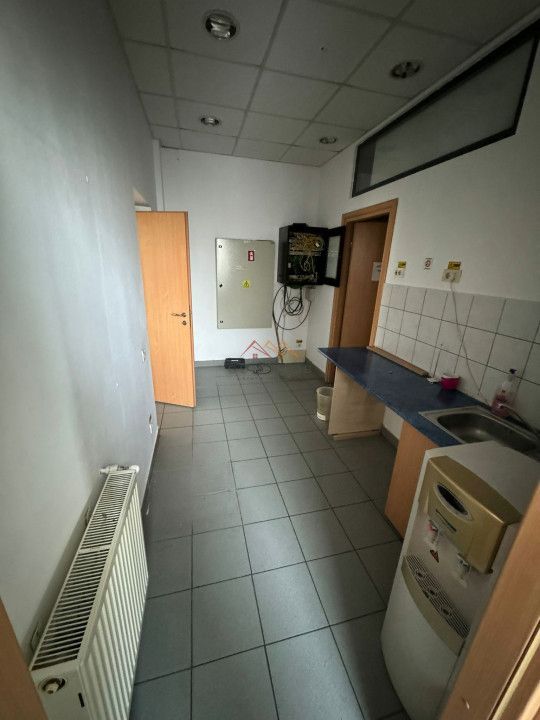 Spatiu comercial, ultracentral, compartimentat, 117m2, 19ml vitrina,CT - Poză 14