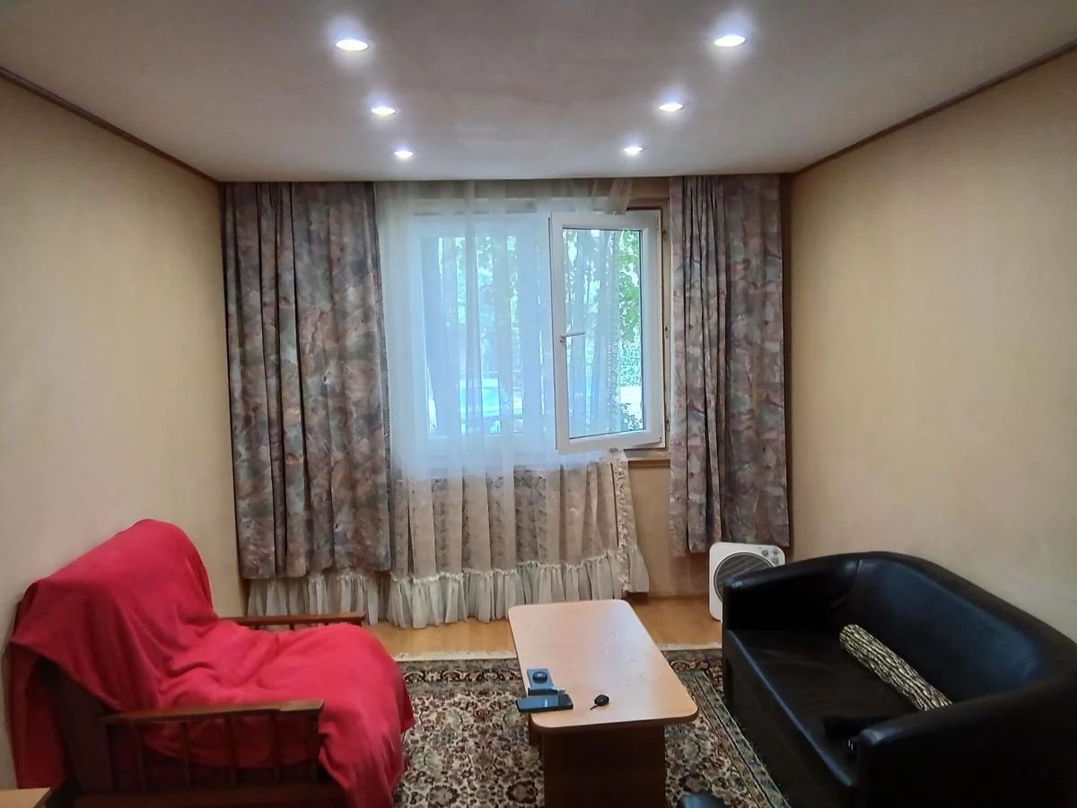 Închiriere Apartament Renovat Salajan Prevederii Metrou N. Grigorescu - Poză 2