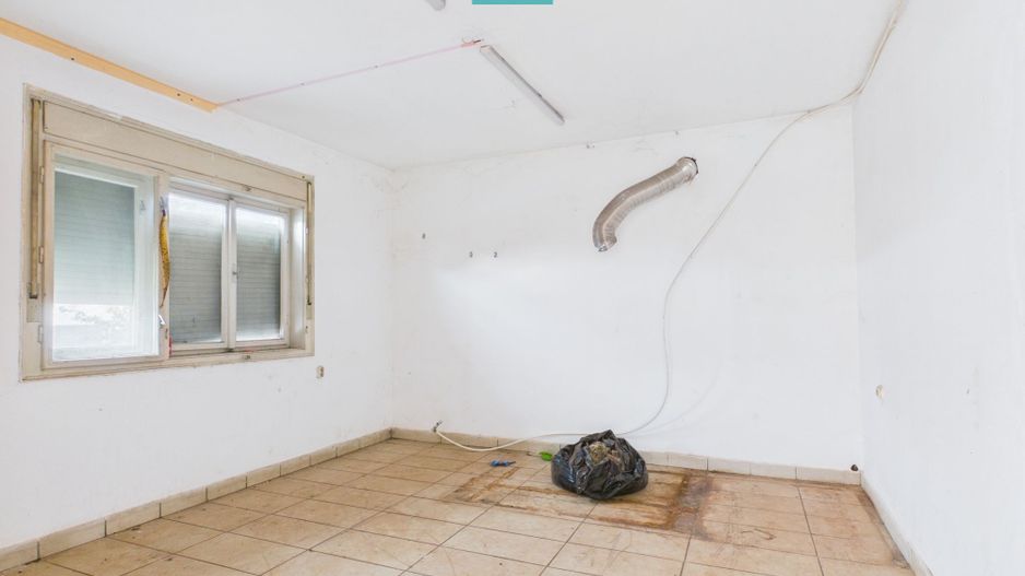 Casă solidă din cărămidă - zona centrală Șiria - Poză 7