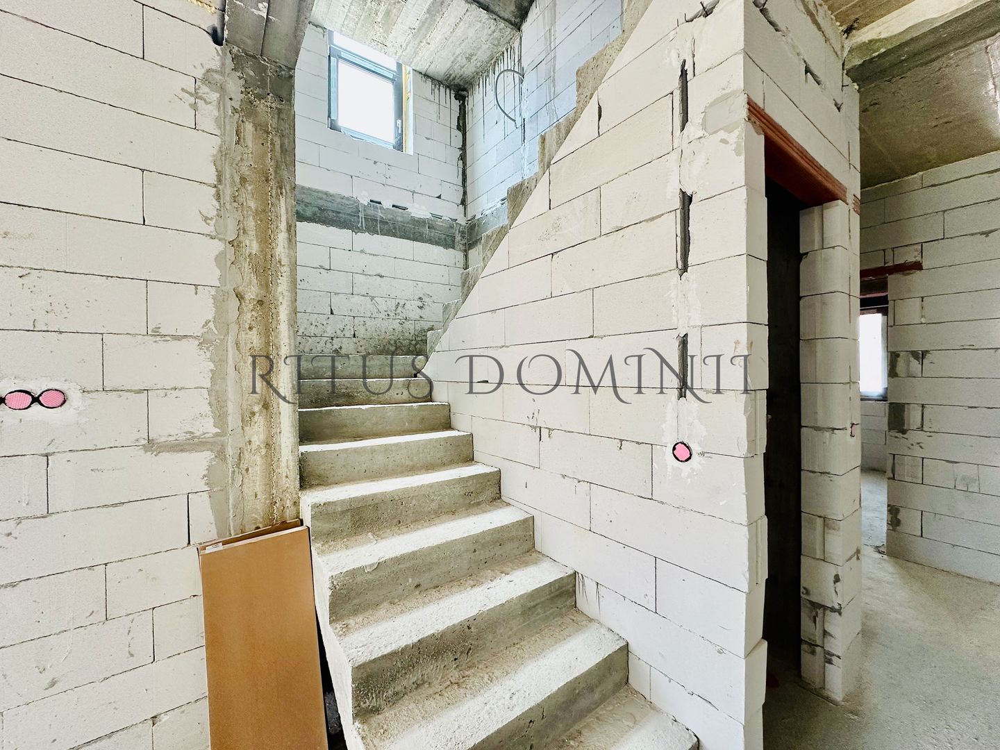 Duplex Superb cu 8 camere, Parcul 22 Decembrie, 376mp - Poză 2