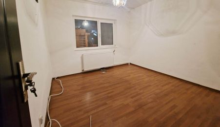 Apartament 3 camere – parter – zona 2 Cocosi, Micro 20
