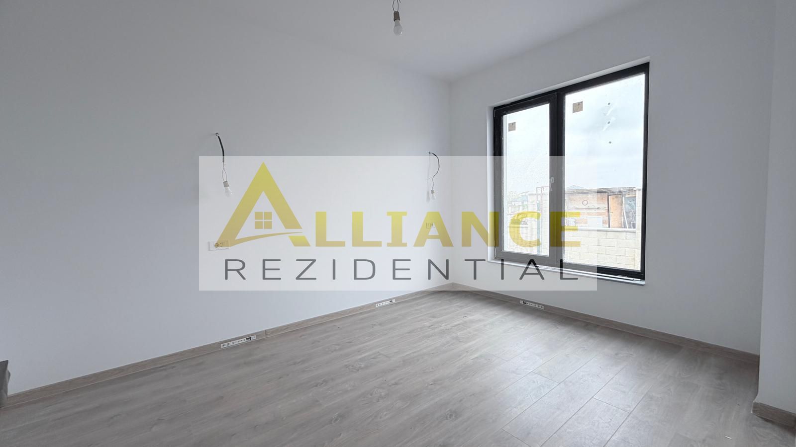 Casa Individuala - 3 camere - 1 baie - 250mp teren - Poză 9