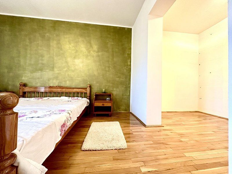 Casa la intrare în Ghiroda - Poză 21