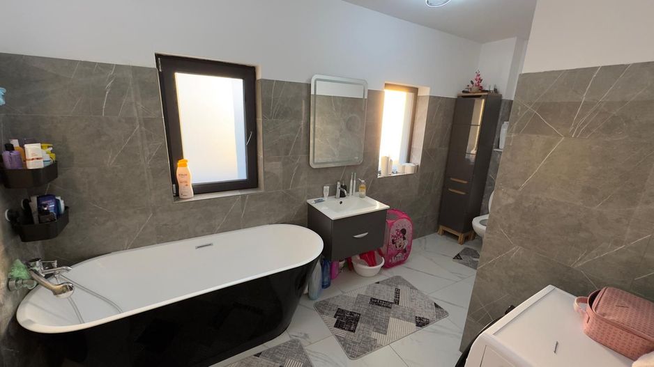 CASA SOS. CERNICA - MOBILATA, INCALZIRE IN PARDOSEALA, COMISION 0% - Poză 4