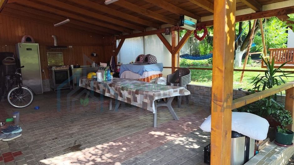 Vilă în Valea Adâncă, 5 camere, la 800 m de Aleea Tudor Neculai – Dormitor la parter - Poză 5