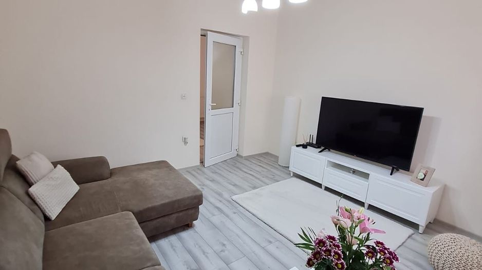 Casă cu teren generos pretabila pentru afacere - Poză 22