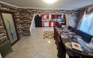 Vilă cu studio muzical și 7 camere – Calea Severinului, Târgu Jiu - Poză 4