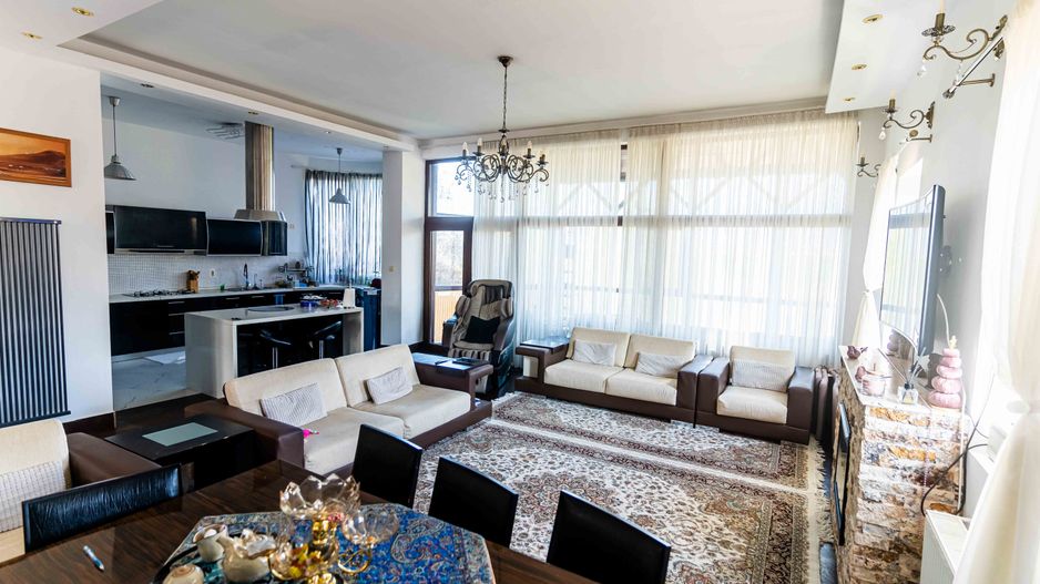 Casă / Vilă cu 6 camere de vânzare în Balotesti - Poză 9