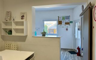 Casa De Inchiriat Pretabila Pentru Birouri, 6 Camere, Zona Centru - Poză 3