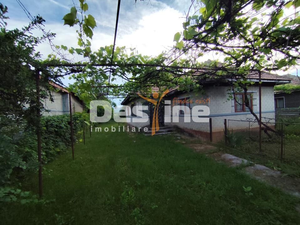 Casa si 2166 mp teren Magureni - Poză 6