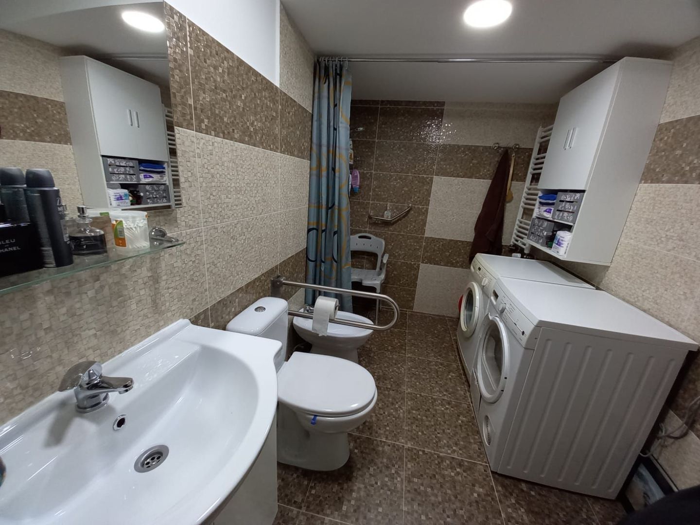 Apartament central la demisol înalt - Poză 15