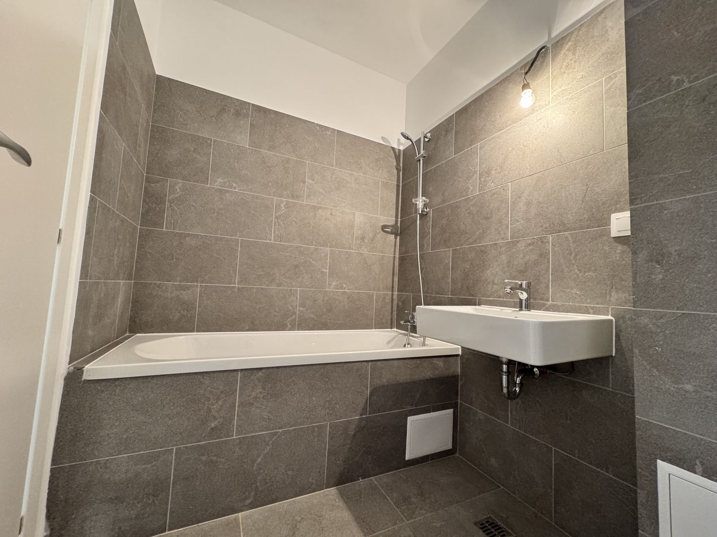 Apartament 2 camere decomandat + terasa 10mp Lacul Straulesti - Poză 3
