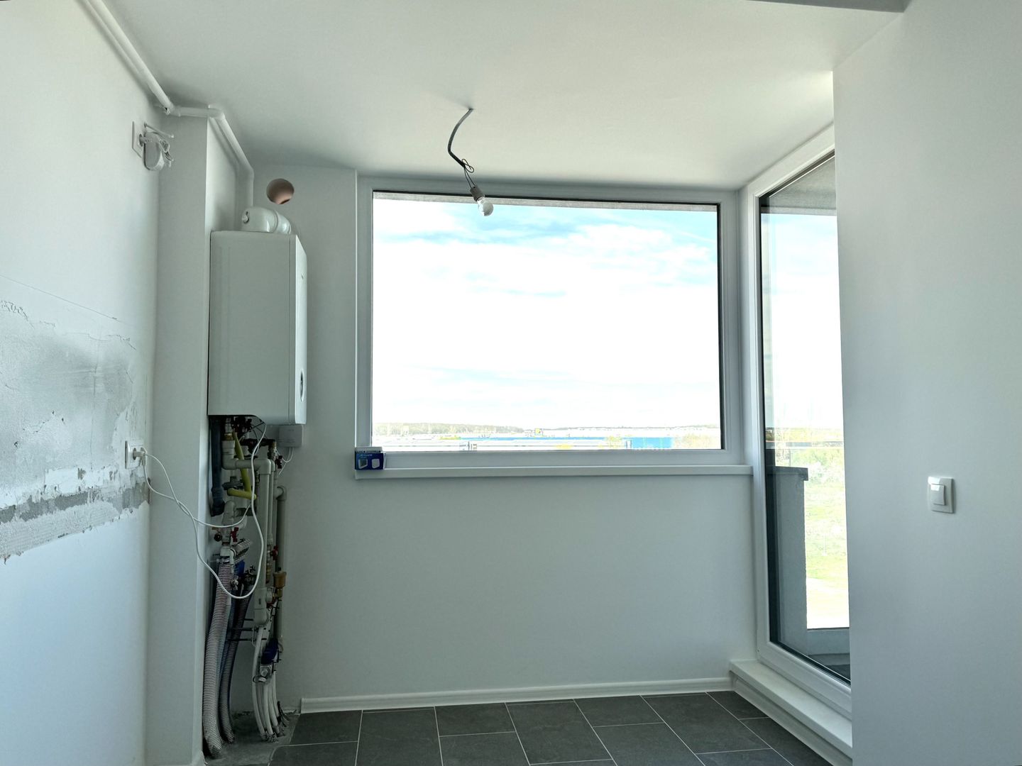 Apartament cu 2 camere, etaj 3/6, orientare Nord - Lac Straulesti - Poză 1