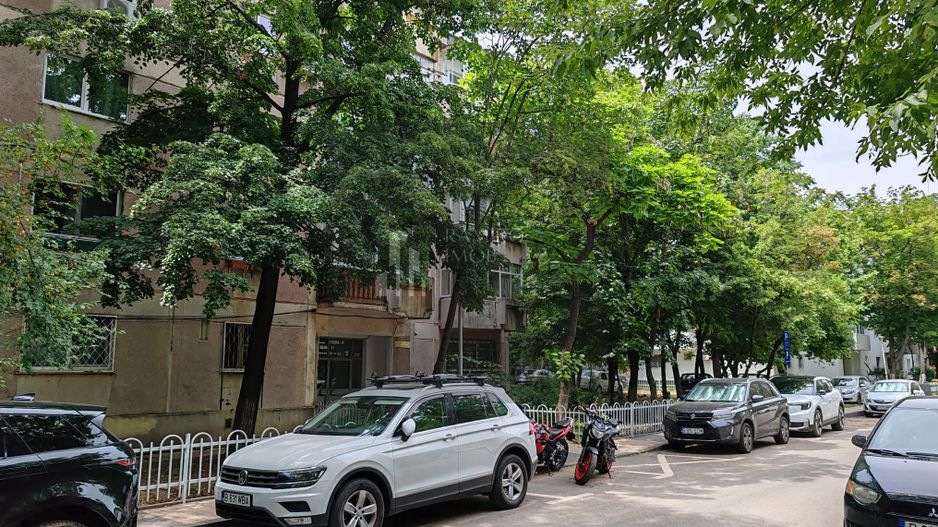 Apartament 2 camere, str Vicina, decomandat, 61 mp - Poză 11