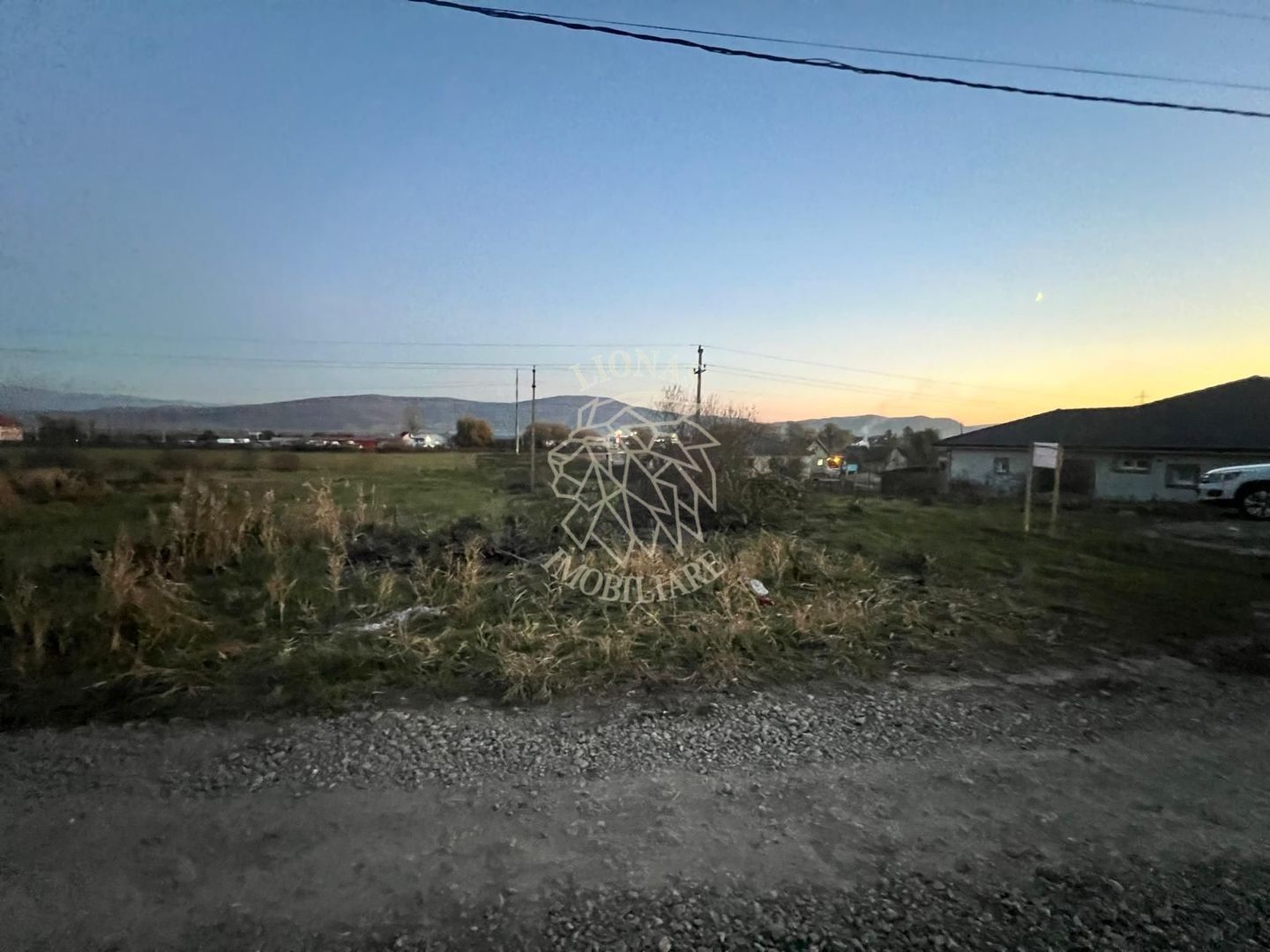 Teren intravilan 1034 mp cu utilitati-ideal casa-Unirea - Poză 1