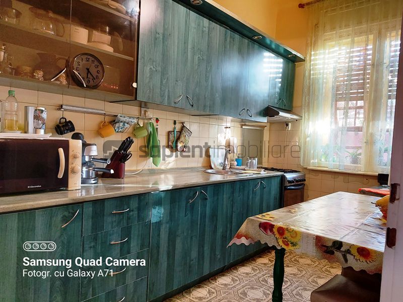 Casa cu 4 camere in zona Armatei Romane - Poză 5