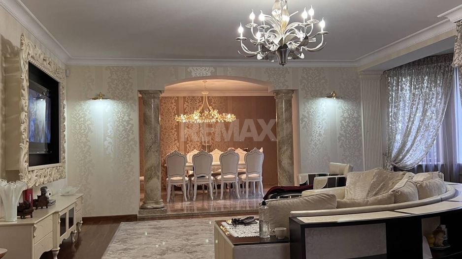 Casă de lux în Chișinău, de vânzare. Pe teren de 10,4 Ari. Telecentru. - Poză 4