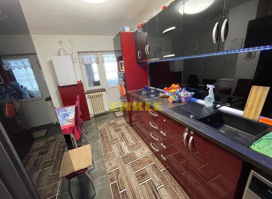 De vânzare apartament 4 camere, ultracentral – 92 mp - Poză 4