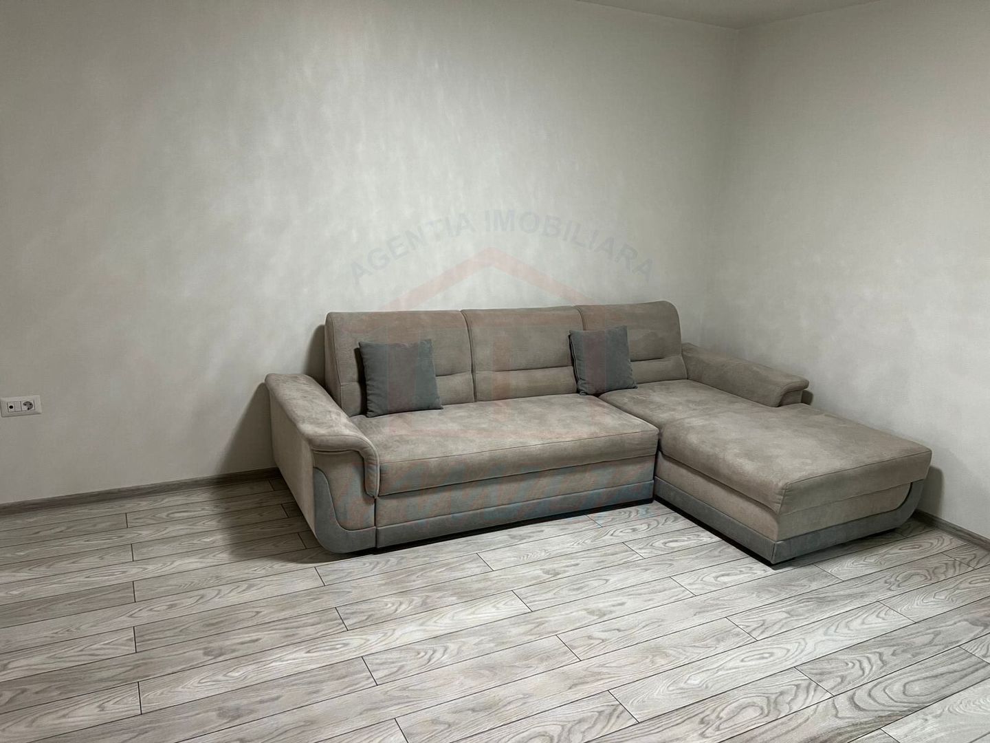 De închiriat apartament 2 camere  | Micro 18 | 🏢 - Poză 2