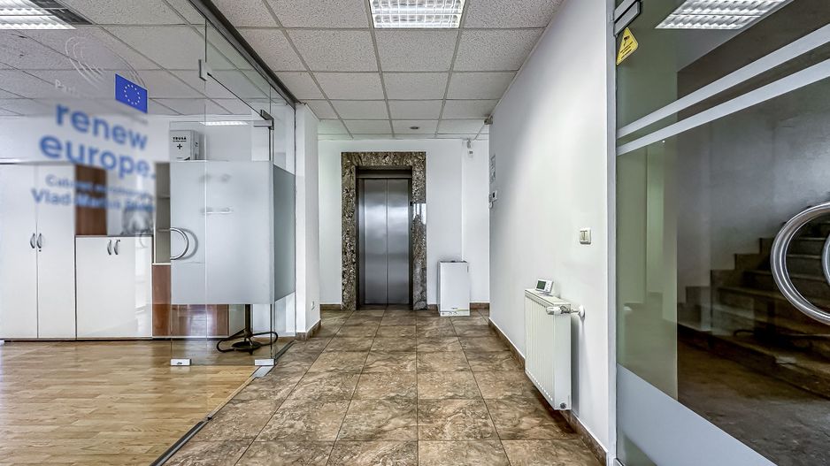Închiriere spațiu de birouri premium în centru Arad - Poză 7