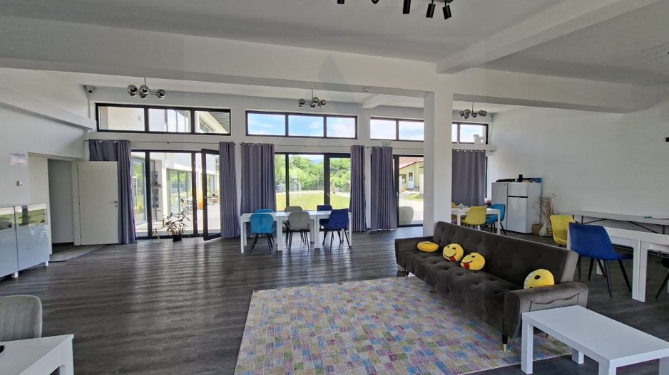 Pensiune 600 mp an 2023 si casa 130 mp teren 4600 mp zona V. Avrigului - Poză 12