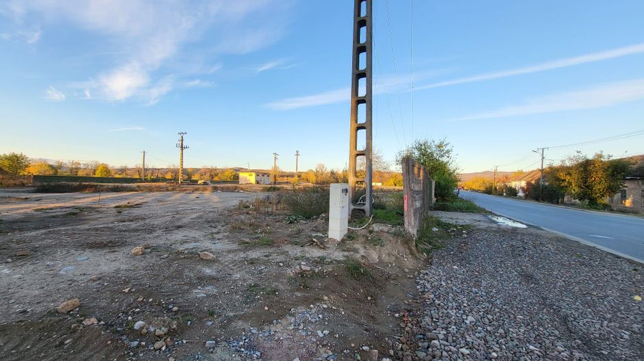 Teren intravilan, 5614 mp, Lipova - Poză 1