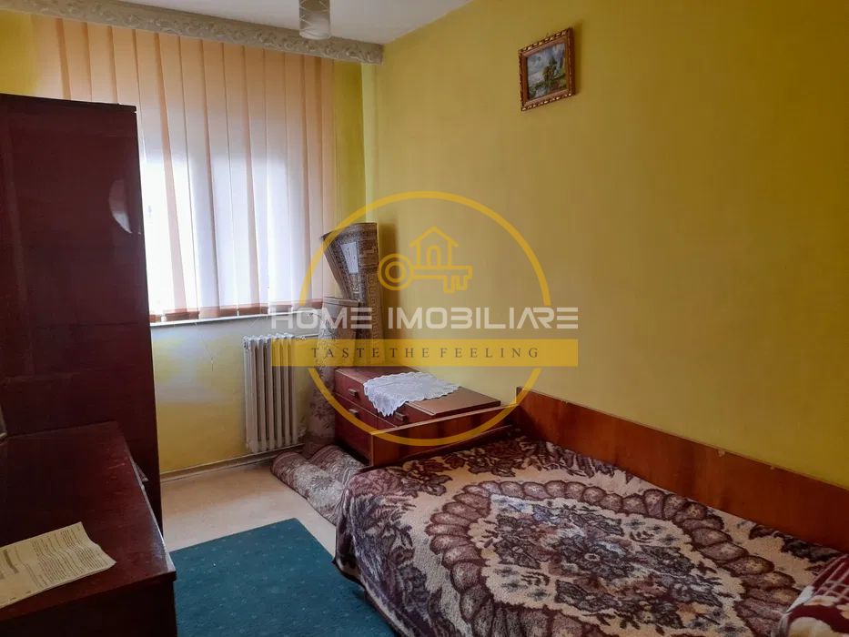 Etaj 1,Apartament 3 camere,bloc din 1980 ,zona Alexandru cel bun - Poză 3