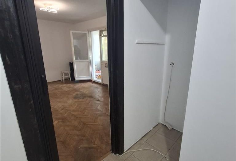 3 camere zona G. Lazar centrala. parter - Poză 1