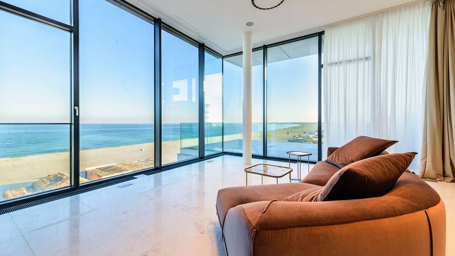 Apartament de 5 camere spațios, situat în zona Nord din Constanța - Poză 1