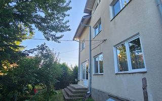 Casă / Vilă cu 8 camere de vânzare în Lapus, Craiova - Poză 1