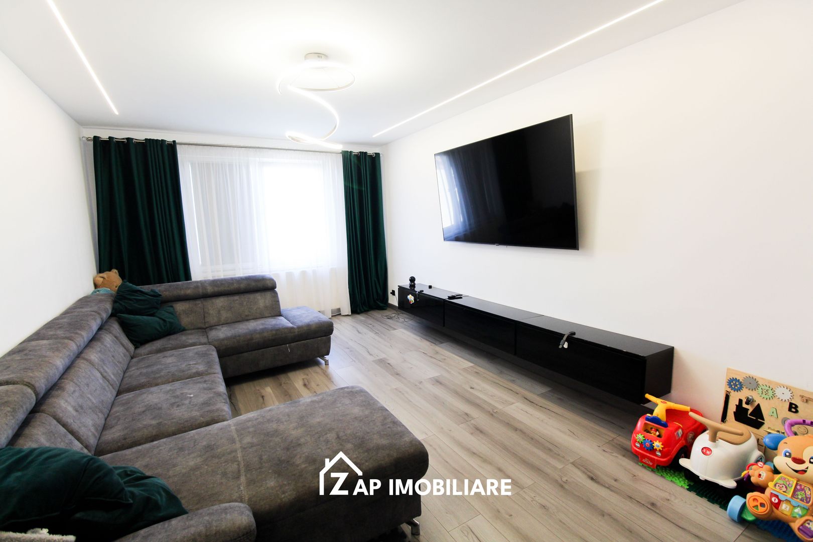 Tudor - Strada Banat - 3 Camere Decomandat - Mobilat & Utilat Lux - Poză 5