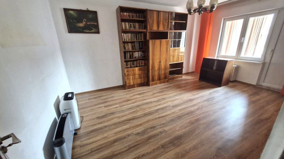 Vanzare Apartament 3 Camere Dristor- Vitan - Poză 1