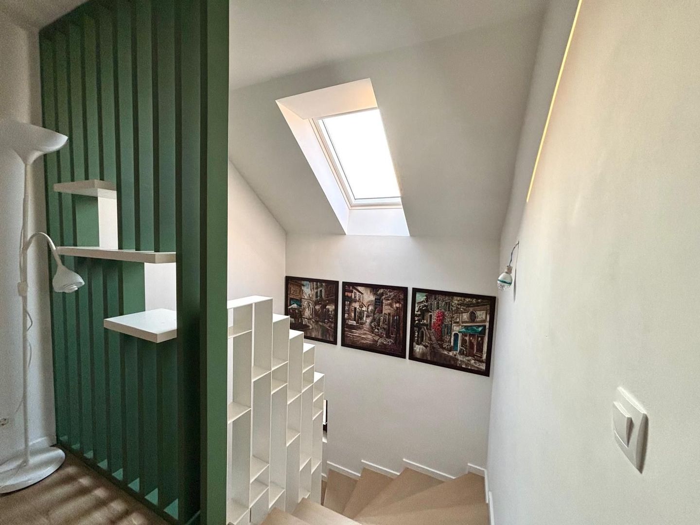 Casa unica - mobilata si utilata -teren 601 mp -  Sag - Poză 9