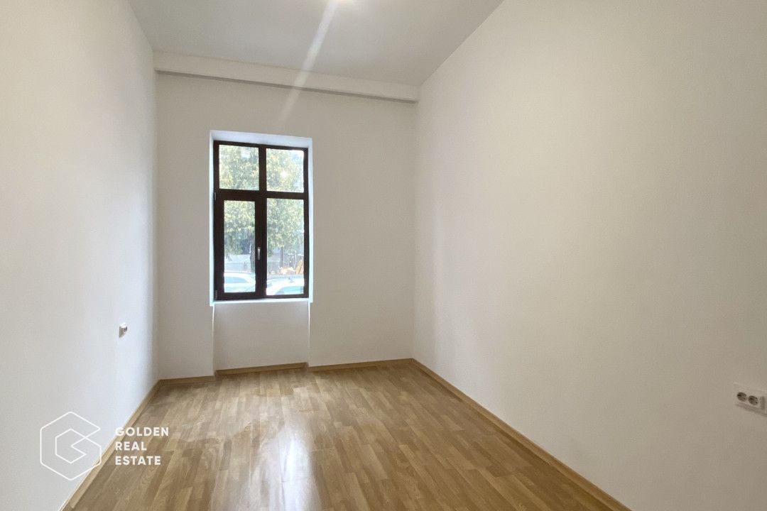 Casă cu curte, zona Centrală, str. Traian, amenajată - Poză 5