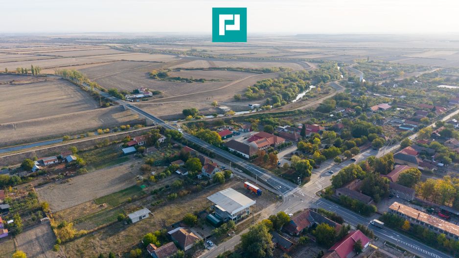 Spatiu comercial cu etaj și teren de 4000mp - Poză 3