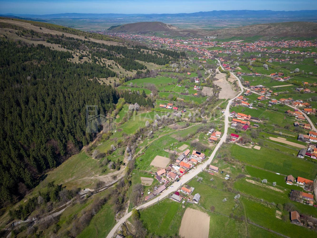 Teren intravilan, 1100 mp - Localitatea Zagon - Poză 13