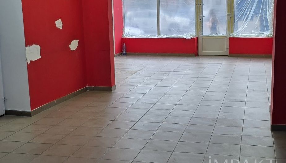 Spațiu comercial 64 mp – Vitrină stradală, Piața Mihai Viteazu - Poză 1
