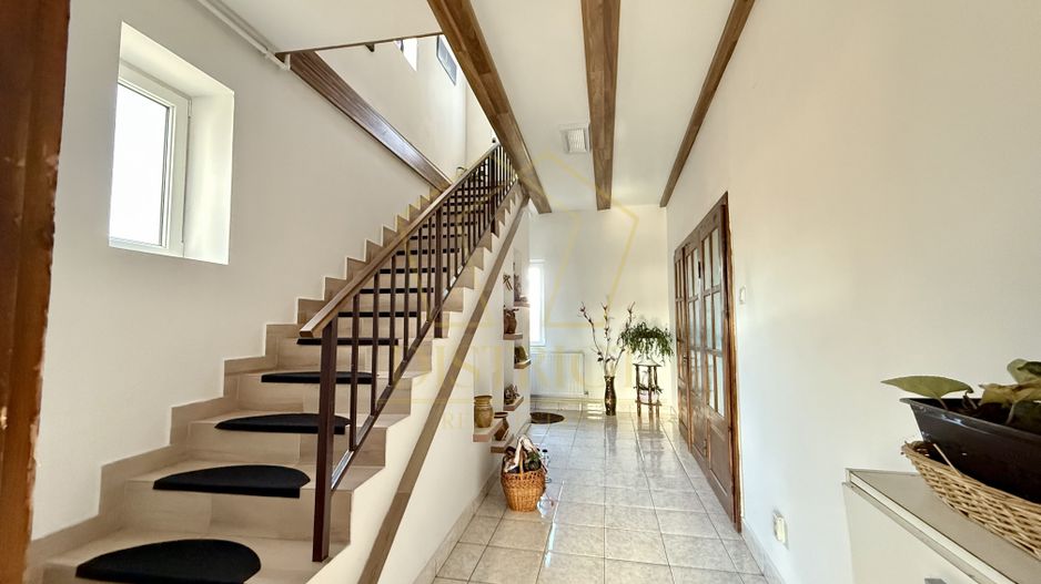 Duplex D+P+1E+M cu 7 camere | Utvin - Poză 4