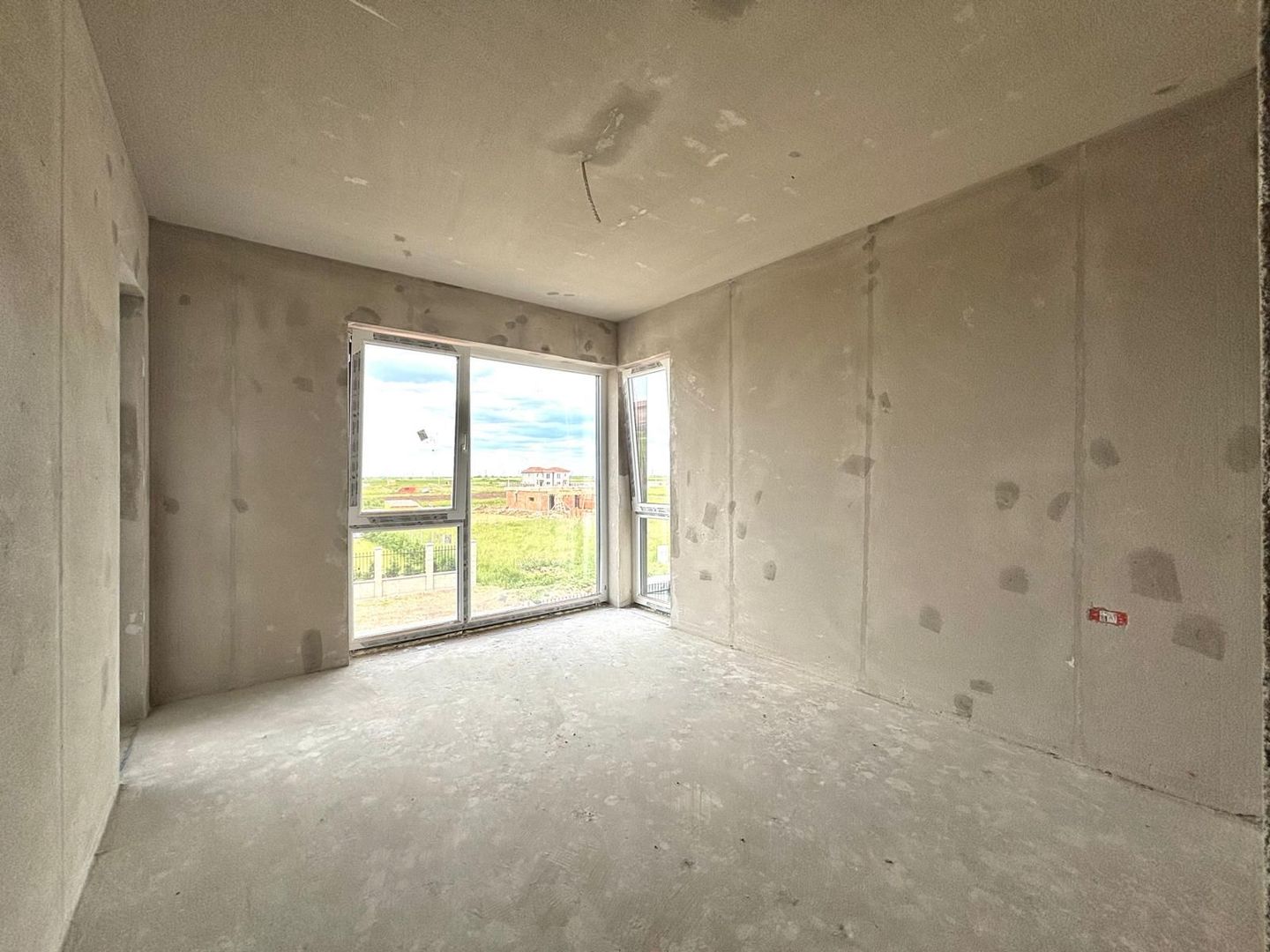 Casa individuala cu arhitectura deosebita, 170 000 Euro -  Sacalaz - Poză 6