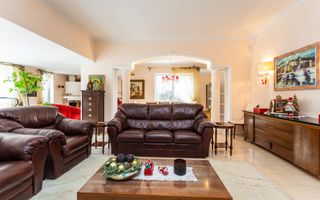 Chirie, casă, 3 nivele, 8 camere, str. Universității, Centru - Poză 13