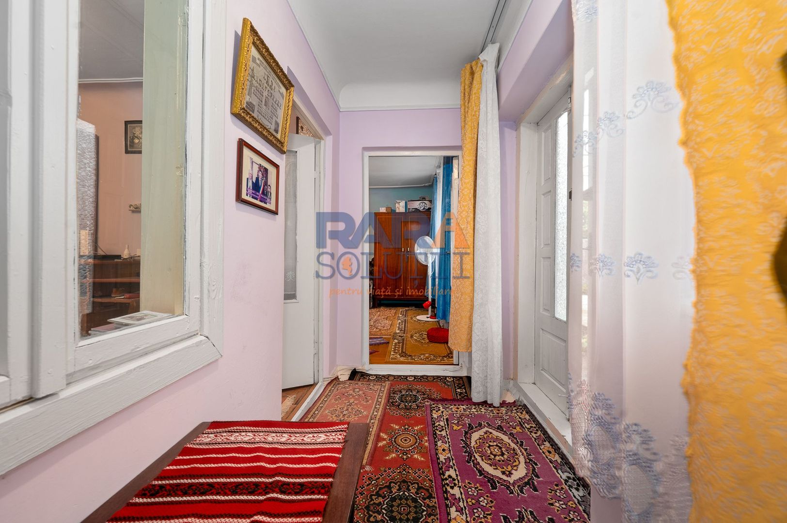 Casă în Roman, din cărămidă - Poză 2