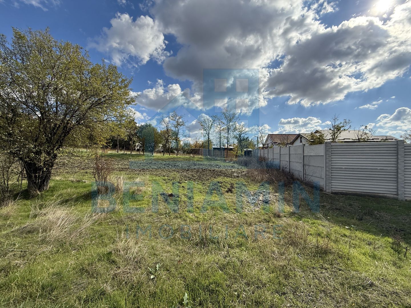 Teren intravilan - 1000mp - utilitati - deschidere mare - Mischii - Poză 6